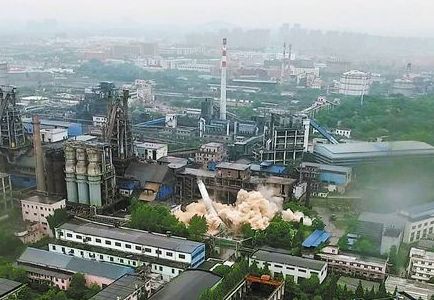 青島煙囪定向拆除爆破技術(shù)：
